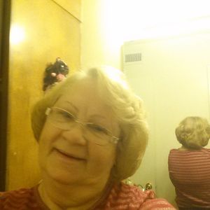 Meet your Posher, Helen